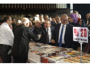 8. Antalya Konyaaltı Kitap Fuarı Kapılarını Yeni Yerinde Açtı