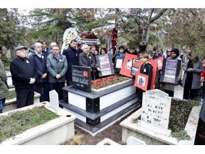 Efsane Kaleci Alağaç Kabri Başında Anıldı