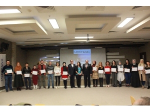 Yoğun Bakım Hemşireleri Sertifikalarını Aldı