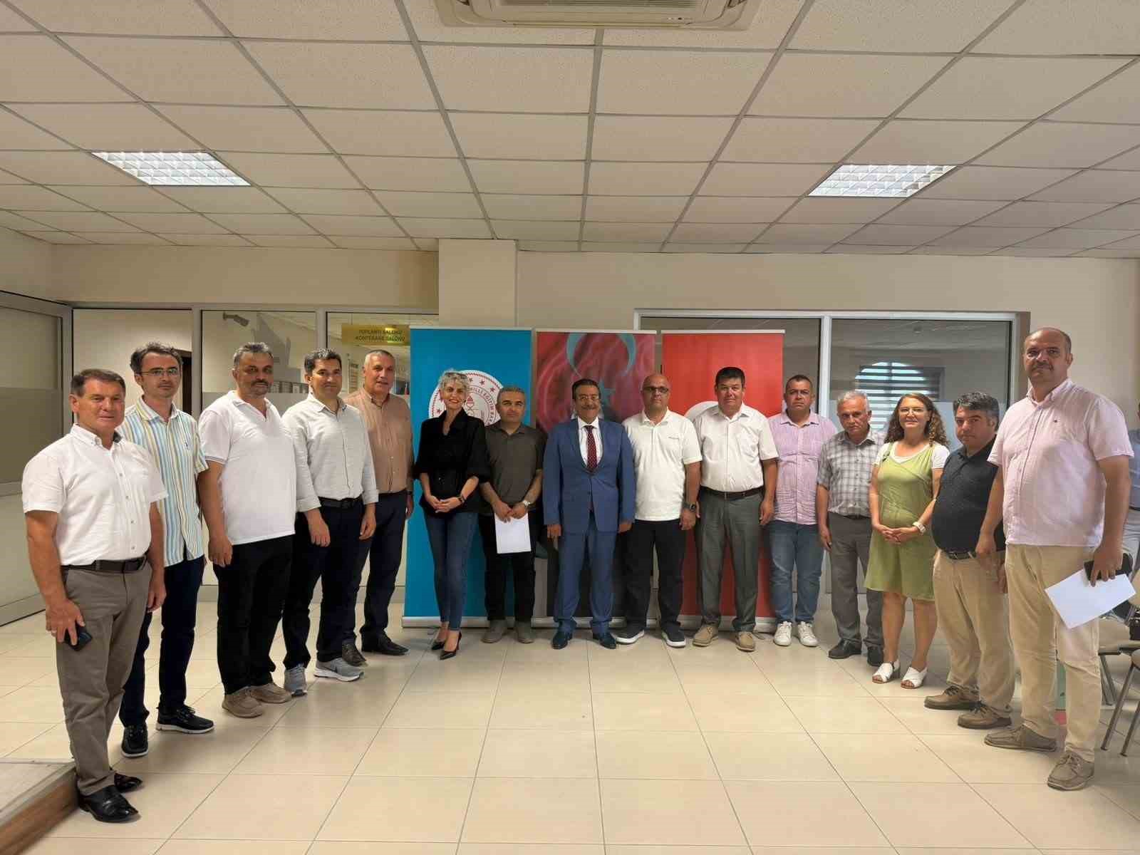 burhaniye-de-proje-yurutuculerine-torenle-belge-verildi