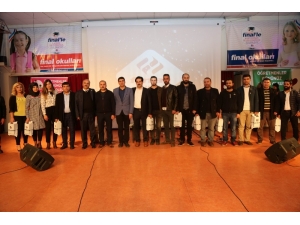 Öğretmenlere Kişisel Bakım Ürünleri Hediye Edildi