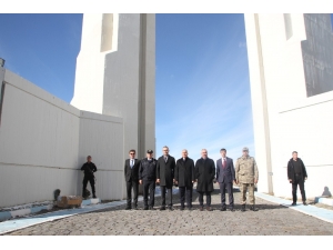 İçişleri Bakan Yardımcısı Ersoy, 1071 Malazgirt Zafer Anıtını Ziyaret Etti
