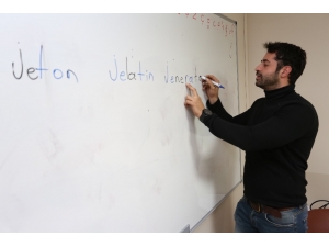 Okuma-yazma Atölyeleri Tüm Hızıyla Devam Ediyor