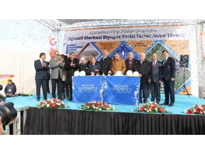 Adalet Bakanı Abdulhamit Gül: "Kadına Şiddet, Çocuğa Şiddette İyi Hal İndirimine Karşıyım"