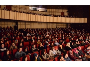 ’Şifa Niyetine’ Gösterisi Kapalı Gişe
