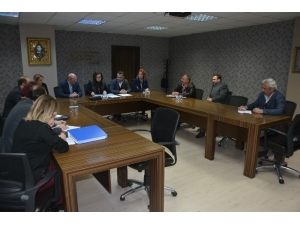 İzmit Belediyesi’nde Piknik Masası Ve Bank Alım İhalesi Yapıldı