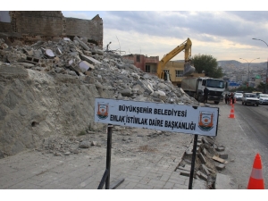 Şanlıurfa Trafiğini Rahatlatacak Köprülü Kavşak İçin Çalımalar Sürüyor