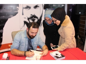 Ünlü Yazar Samsunlularla Buluştu