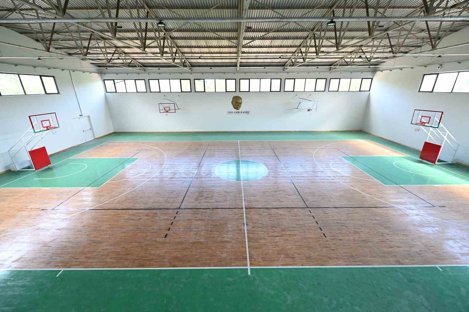 tarsus-ta-yenilenen-spor-salonunda-sona-gelindi