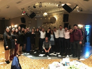 Öğretmenler, Kendi Günlerini Halay Çekerek Kutladı