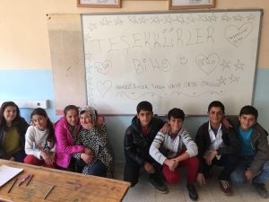 Viranşehir’den Kitap, Yüksekova’dan Mutluluk Fotoğrafı