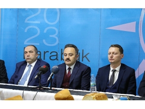 Ak Parti İl Yönetimi Basınla Bir Araya Geldi