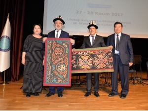 Aytmatov Uludağ Üniversitesi’nde Anılıyor