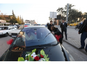 Fatma Şahin, Düğün Konvoyunun Yolunu Kesti