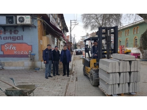 Pazaryeri’nde Kaldırım Çalışmaları Devam Ediyor