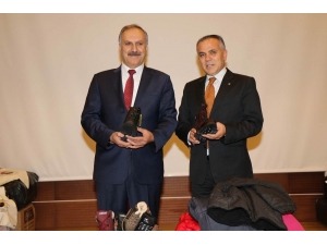 Stso’dan 400 Öğrenciye Kışlık Giyecek Yardımı