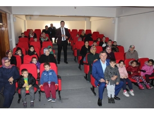 Vezirhan’da Kur’an Kursu Öğrencilerine Animasyon Film Gösterisi Yapıldı