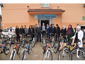 Başkan Ayaz’dan 1804 Öğretmene Bisiklet Hediye Etti
