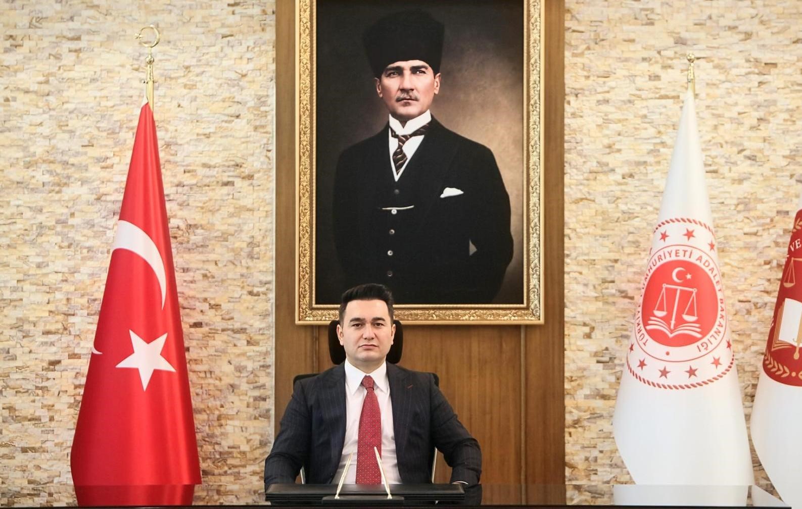 mersin-cumhuriyet-bassavcisi-yasin-emre-gorevine-basladi