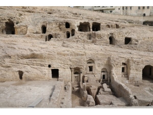Şanlıurfa’da Roma Dönemine Ait 61 Kaya Mezarı Turizme Kazandırılacak