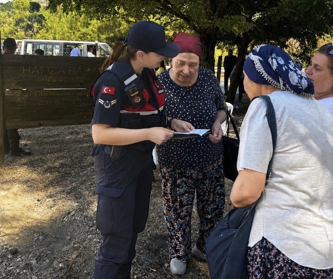 kemalpasa-da-jandarmadan-kadinlara-kades-ve-kadina-el-kalkamaz-bilgilendirmesi
