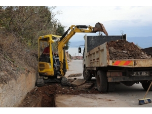 Körfez’de 2,5 Kilometrelik Su Kanalı Temizlendi