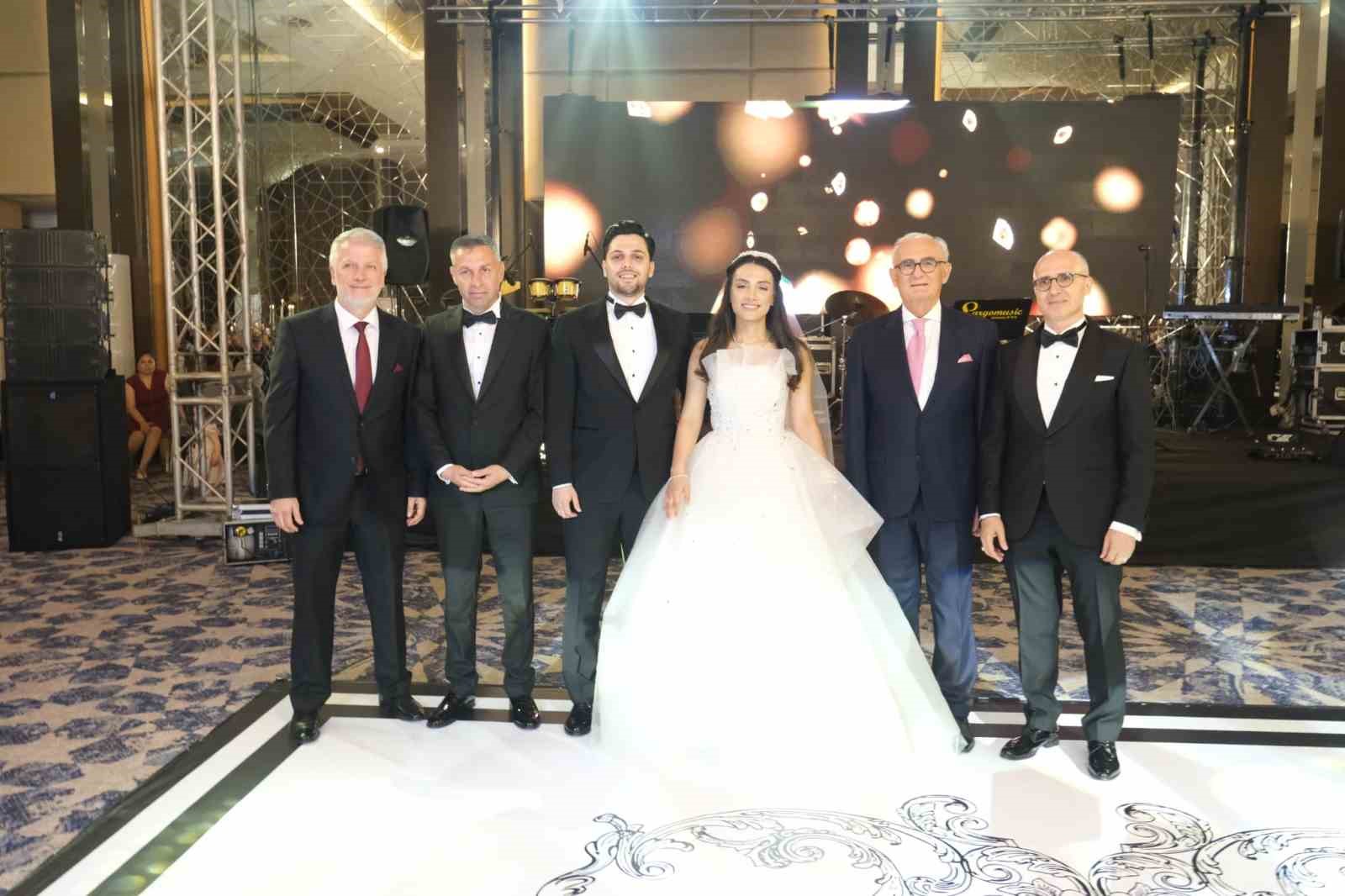 gorkemli-dugunle-mutluluga-evet-dediler