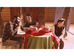 Çadır Tiyatrosu Buca’da Dolaşmaya Devam Ediyor