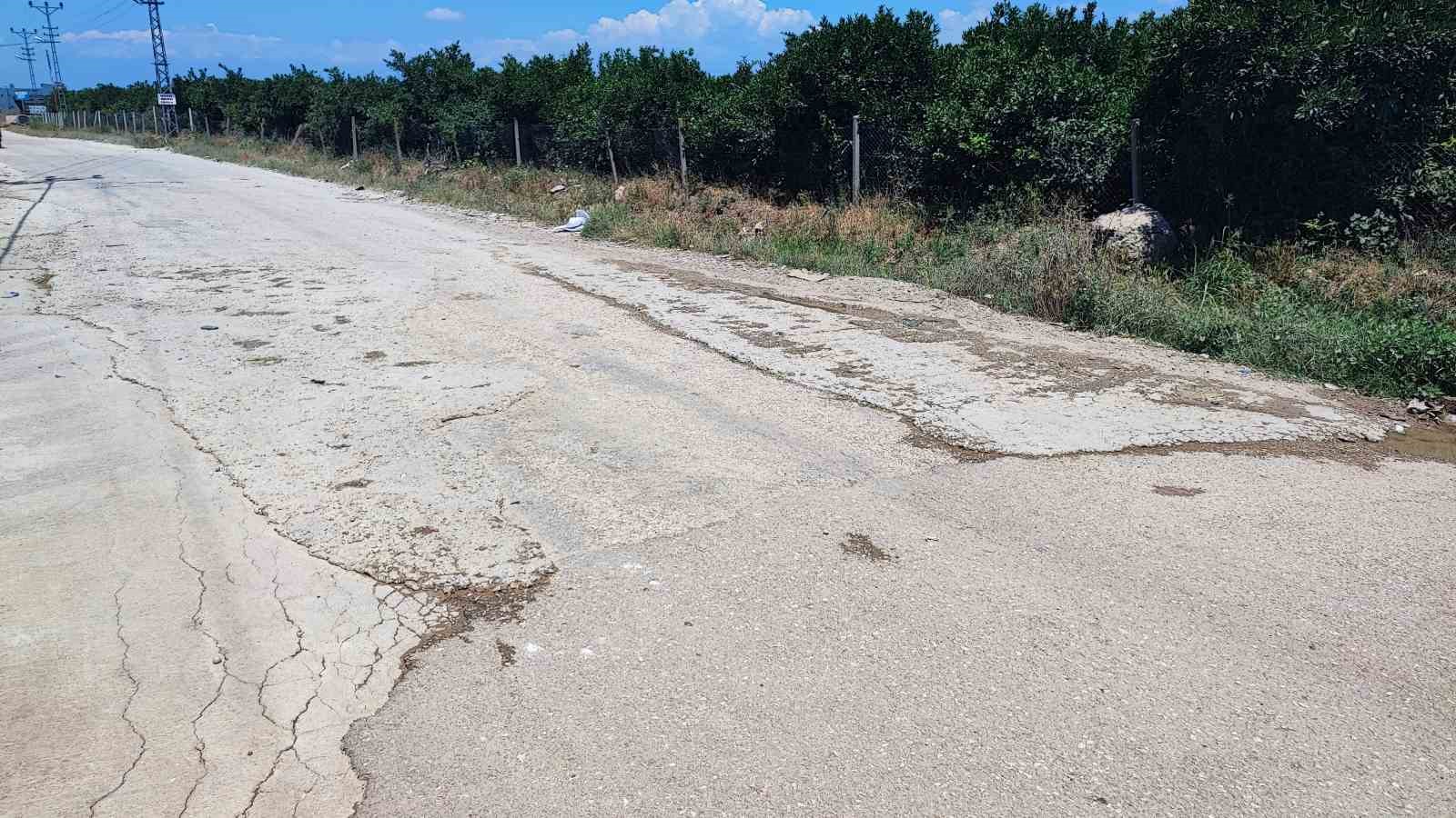 vatandas-belediyeden-umudu-kesince-cebinden-para-verip-cukura-beton-doktu