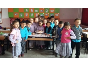 Velilerden Kek Ve Kurabiyeli Destek