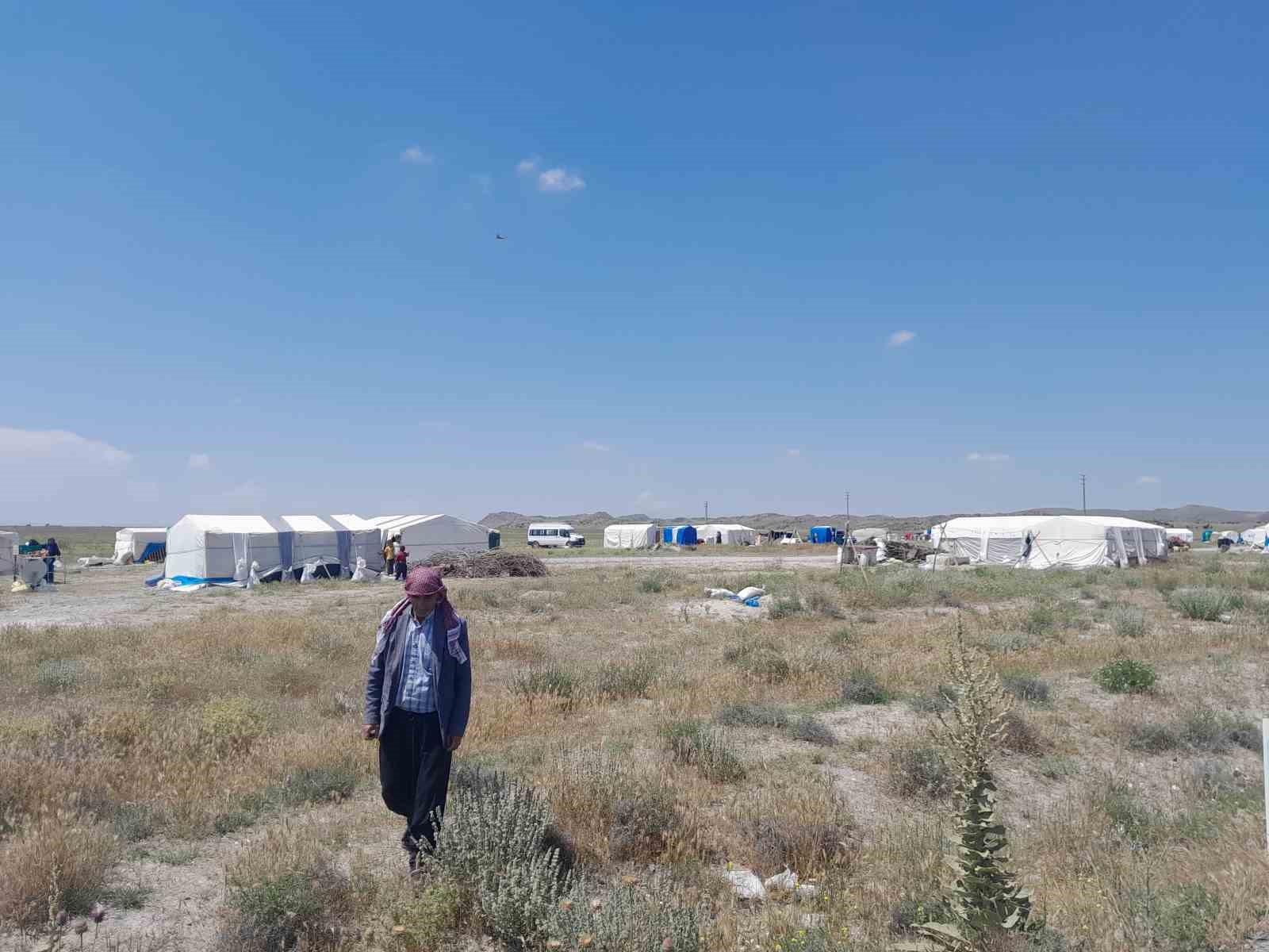 karapinar-da-mevsimlik-tarim-iscilerinin-kaldigi-cadir-kentte-inceleme