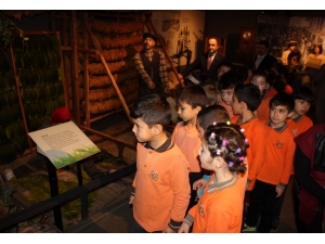 4 Bin Öğrenci Müzede Eğitim Görmeye Başladı