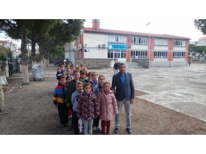 Burhaniye’de Öğrencilerden Cami Ziyareti