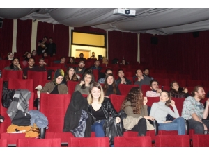 Uşak Üniversitesi’nde ’Fantastik Sinema’ Münazarası Düzenlendi