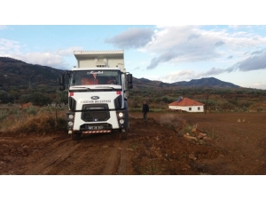 Alaşehir’de Yol Düzenleme Çalışmaları Devam Ediyor