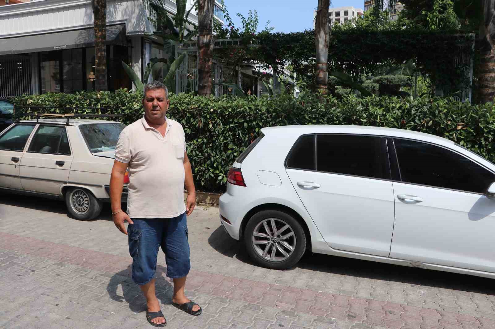 telef-olan-kediyi-besleyen-vatandaslardan-pitbullun-sahibine-tepki