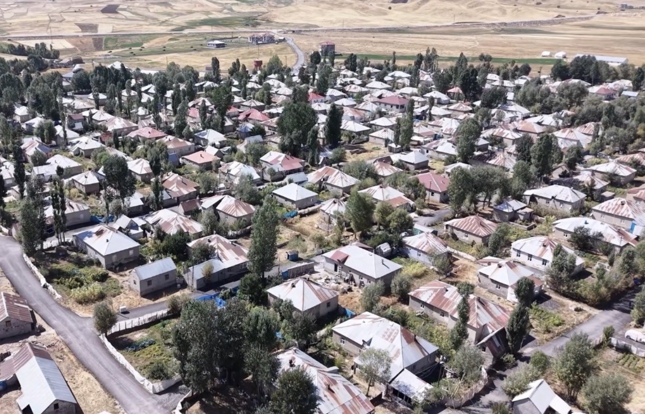 yuksekova-nin-simetrik-guzelligi-doganli-koyu