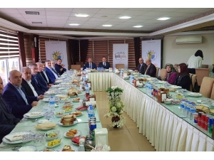 Başkan Yılmazer, İpekyolu Belediyeler Birliği Toplantısına Katıldı