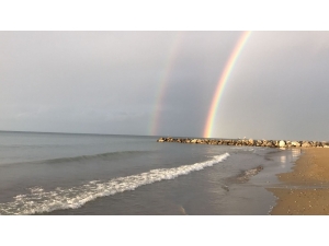 İskenderun’da Gökkuşağı Büyüledi