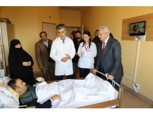 Başkan Başsoy’dan Mevlit Kandilinde Hastahane Ziyareti