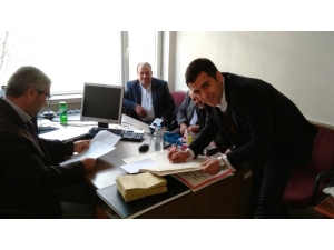 Ak Parti Selendi İlçe Başkanı Kaçar Mazbatasını Aldı