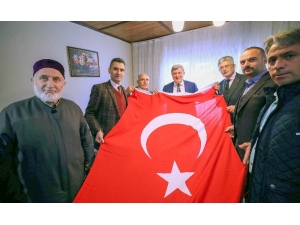 Başkan Karaosmanoğlu Gölcüklü Aileyi Ziyaret Etti