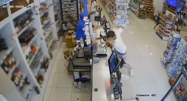 antalya-daki-zincirleme-kapkac-ve-gasp-olayinda-marketteki-kasiyer-yasadigi-soku-anlatti