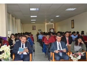 Kaymakam Sırmalı “Okuyan, Düşünen, Yorumlayan, Eleştiren Ve Okumayı Bir Yaşam Biçimi Haline Getiren Bireyler Olarak Yetişmeliyiz”