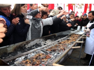 Menteşe’de Çıntar İzdihamı