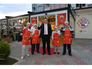 Atakum Down Kafede 9 Melek Yüzlü İş Başı Yaptı