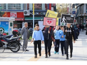 Ortaokul Öğrencileri, Bir Günlüğüne Engelli Oldu