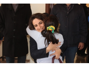 Siverek’te İhtiyaç Sahibi Öğrencilere Mont Ve Ayakkabı Yardımı Yapıldı