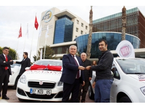 Burs Kartından Ve Tatilden Otomobil Çıktı