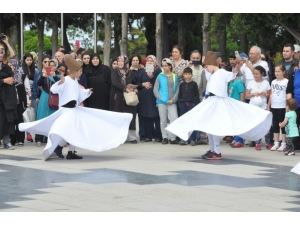 Minik Semazenlerden Gösteriye Davet